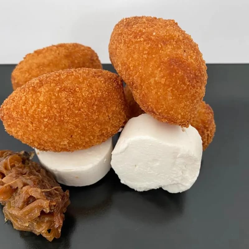 Queso de cabra con cebolla